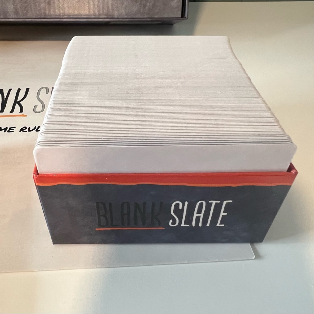Blank Slate USAopoly Board Game Fun Family-Friendly Word Association. Ages 8+. - Picture 9 of 11